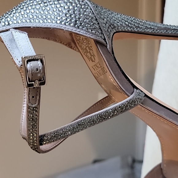 Vince Camuto Gernetto Platinum Crystal Stiletto Heels Size 7.5 - Picture 6 of 11